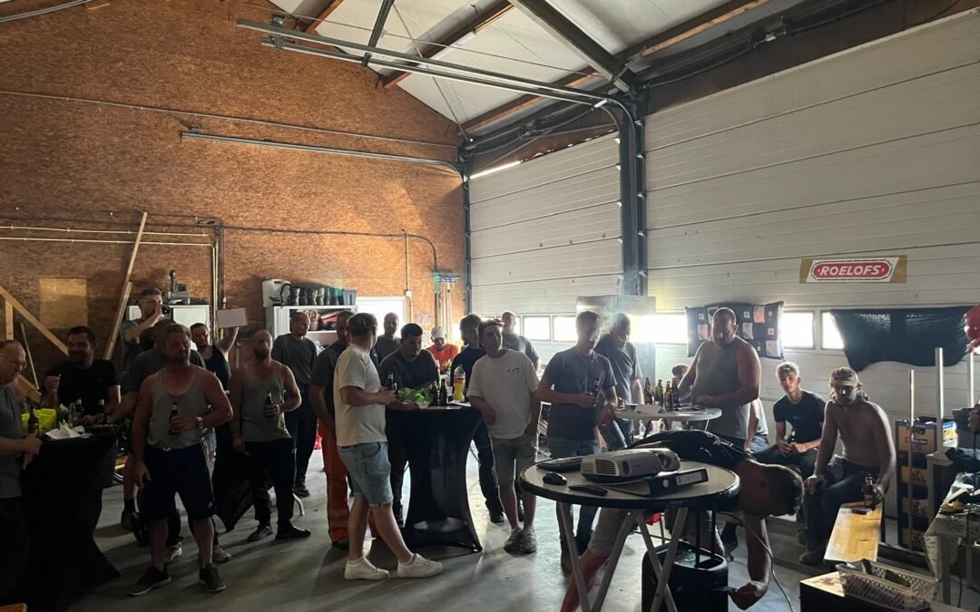 Afgelopen vrijdag stond volledig in het teken van veiligheid én teamspirit! 🦺💡